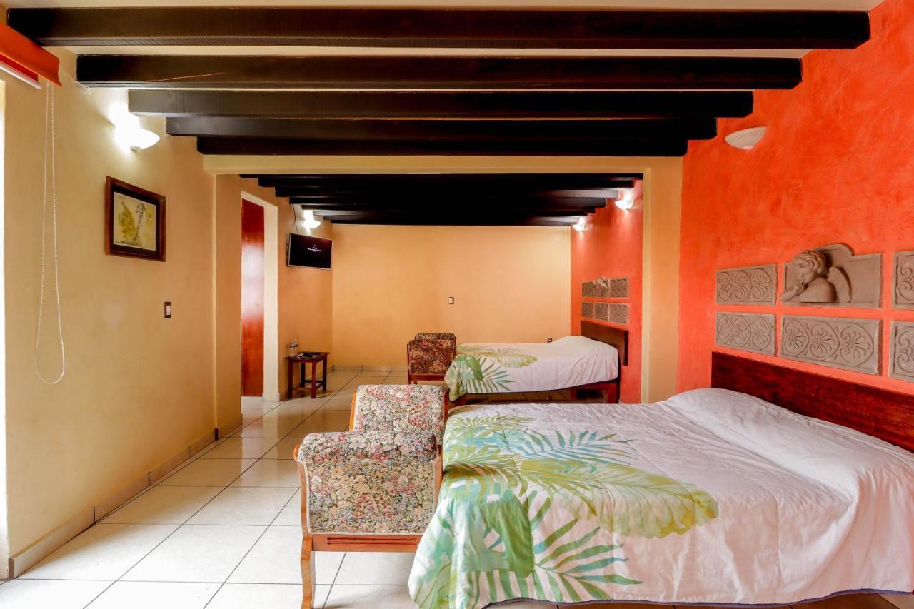 Hotel La Siesta Del Fauno Morelia Buitenkant foto